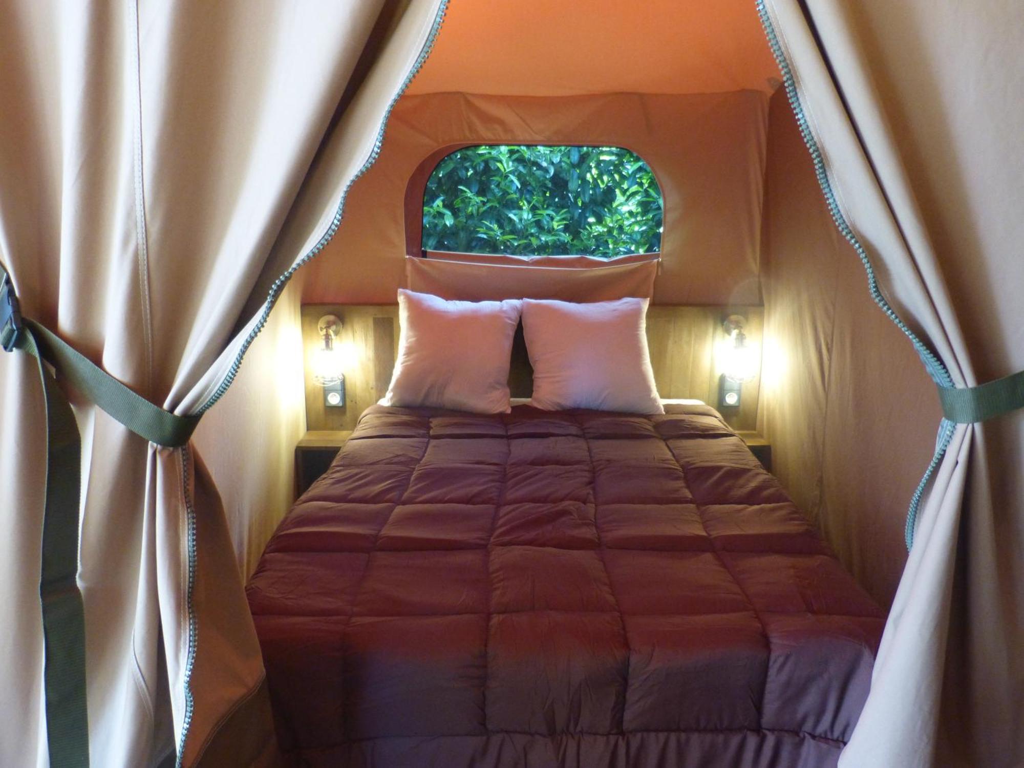 Camping Le Clos De La Lere Cayriech Dış mekan fotoğraf